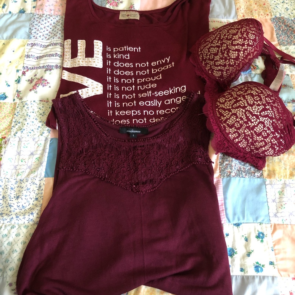 💥3for25💥 Free kisses top and ambiance top